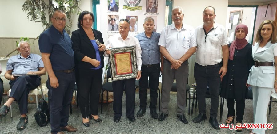 12 أديبًا في ضيافة مدرسة 